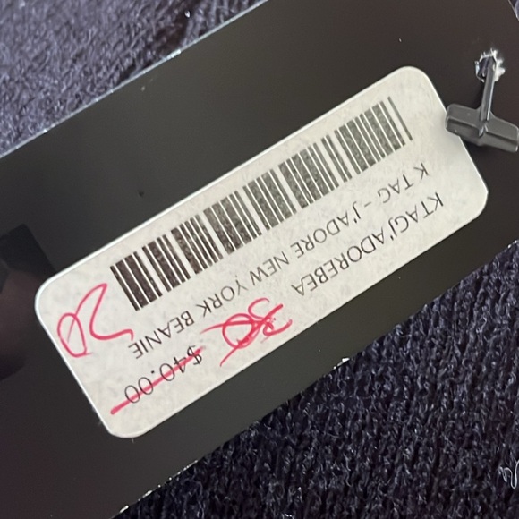 ktag black beanie hat says j’adore new york - Picture 5 of 5